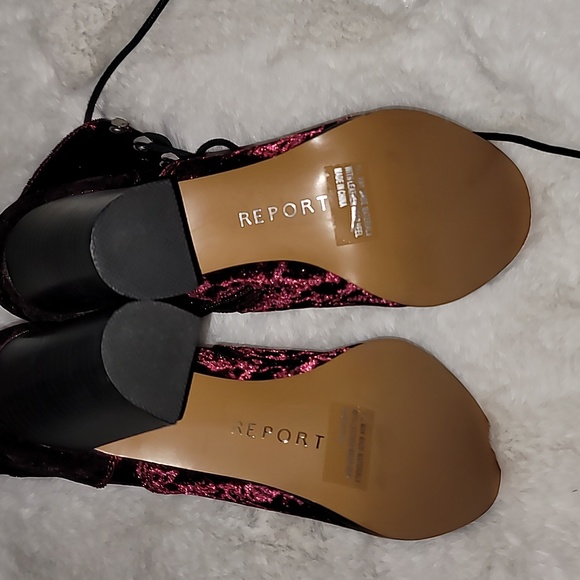 Report Alex Velvet Booties - Picture 7 of 9